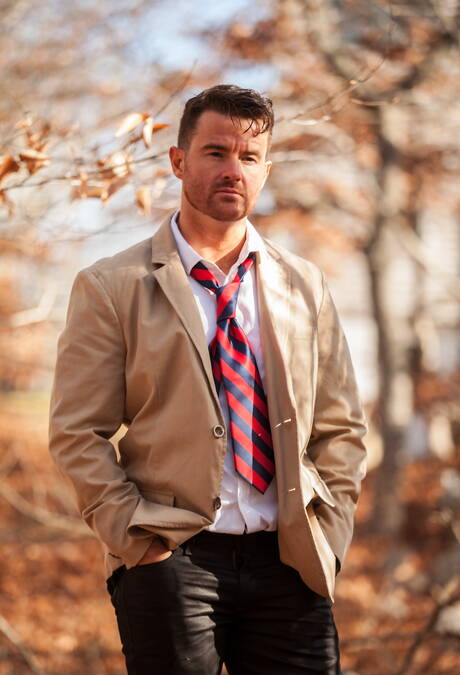 Irish hairy bear Brendan Patrick and american strongman Ian Levine shows a beautiful body outdoor