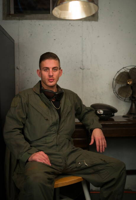 German tough guy Alexander Gustavo and american pretty boy Trent Ferris teasing dick