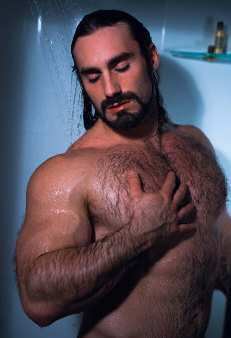 Two american dudes muscular Billy Santoro and gay bear Jaxton Wheeler having a pleasure in hot shower