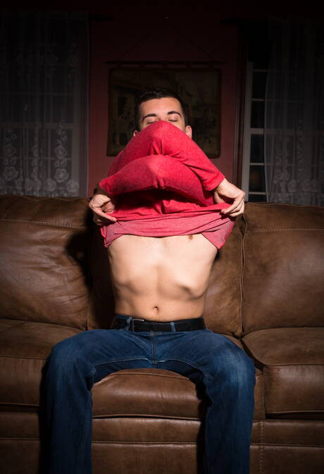 I bei ragazzi americani Josh Stone e il muscoloso Max Sargent si masturbano il cazzo