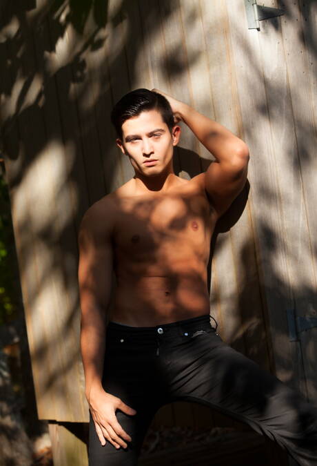 Icon Male: American pornstars husky guy Billy Santoro and tough guy Jacob Ladder shows a perfect body outdoor