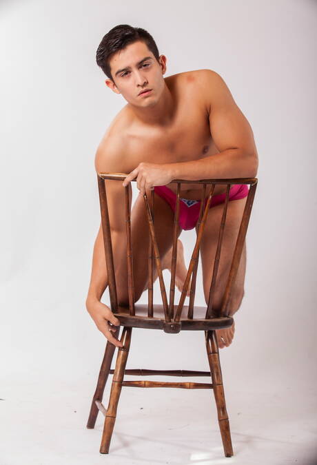 Sexy Amerikaner, stämmiger Kerl Billy Santoro und starker Mann Jacob Ladder zeigen einen Muskelkörper