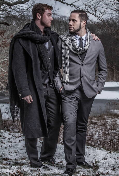 Dois garotos americanos, Connor Maguire e Wolf Hudson, exibem corpos perfeitos ao ar livre