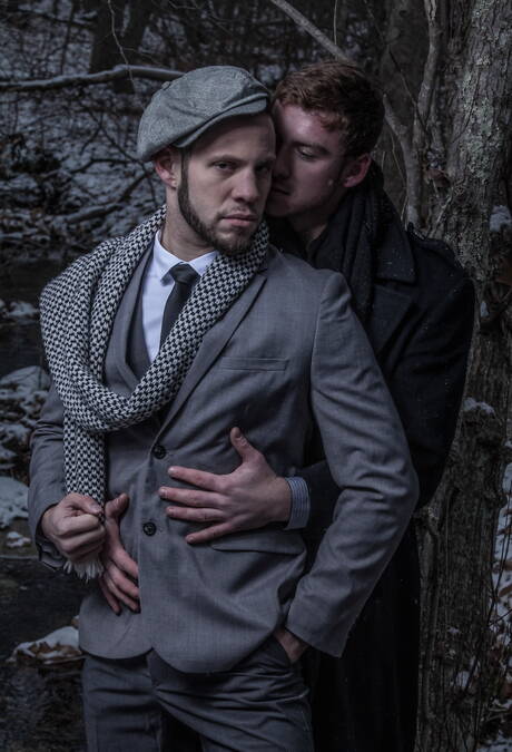 Dois garotos americanos, Connor Maguire e Wolf Hudson, exibem corpos perfeitos ao ar livre