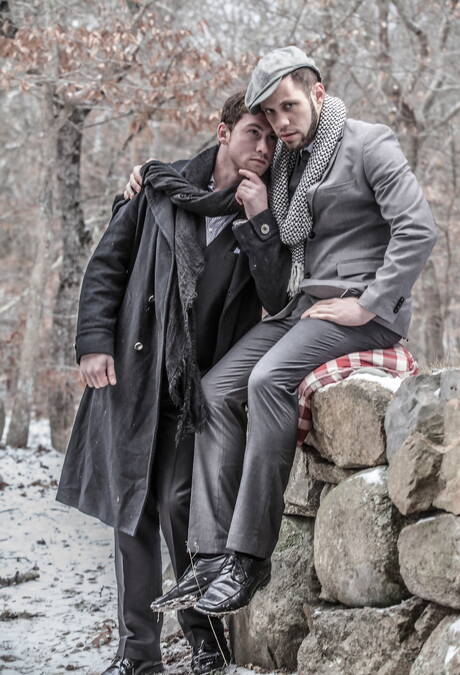 Dois garotos americanos, Connor Maguire e Wolf Hudson, exibem corpos perfeitos ao ar livre