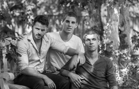 Schaamteloze jongens Brendan Patrick, Sam Truitt en Trent Ferris in hete trio-kontneukactie in de buitenlucht