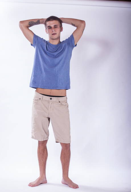 性慾旺盛的 Brendan Patrick、Sam Truitt 和 Trent Ferris 享受三人性愛