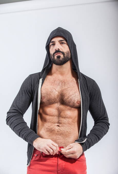 American otter Adam Russo and irish bear Brendan Patrick shows a husky body