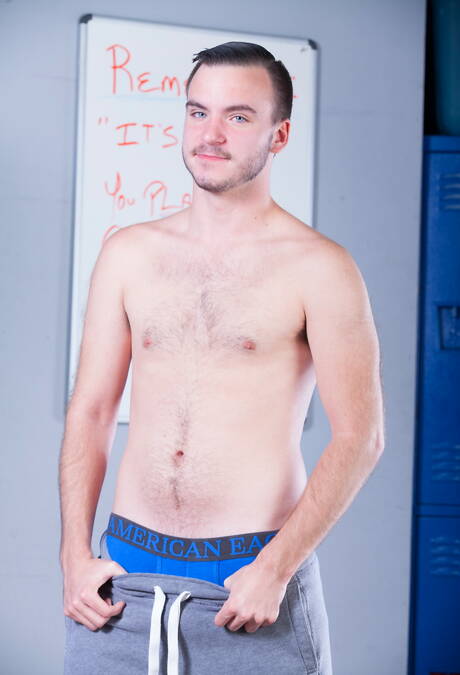 Amerikaanse knappe Aaron Slate poseert naakt en laat zijn hete kont zien