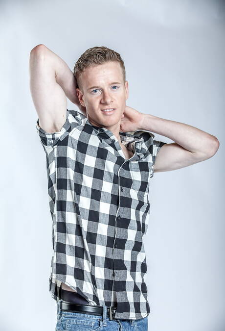 Hot american boys pretty boy Rob Yaeger and young Liam Harkmore posing nude