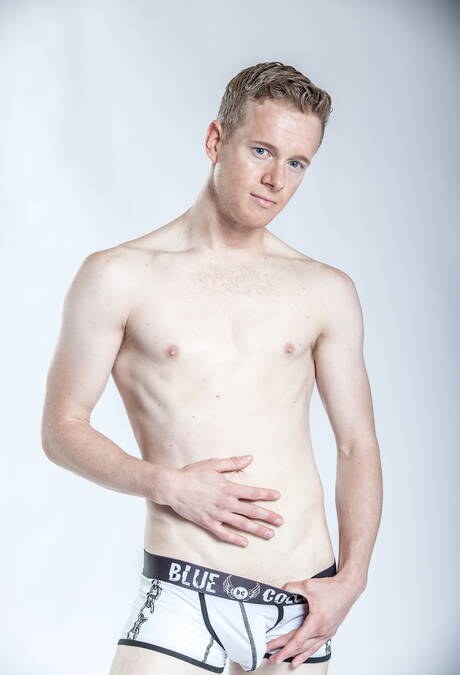 Heiße amerikanische Jungs, der hübsche Junge Rob Yaeger und der junge Liam Harkmore posieren nackt