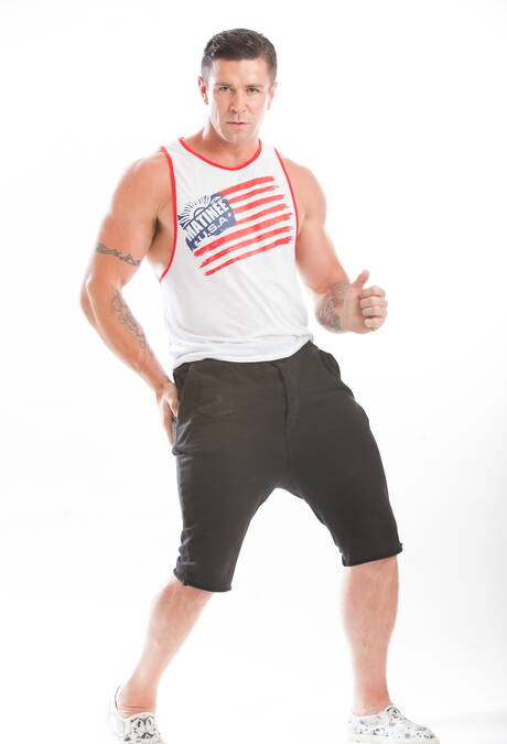 Joshua Pierce 和美國肌肉男 Trenton Ducati 全裸露臀