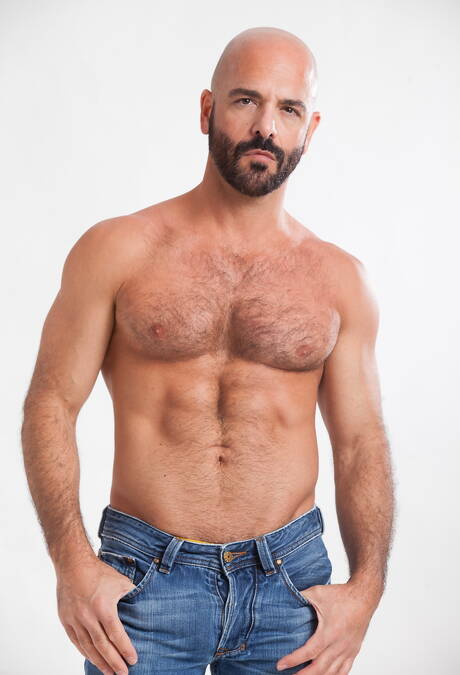 Pretty american boys otter Adam Russo and well-built Brent Corrigan get naked and showing hot ass