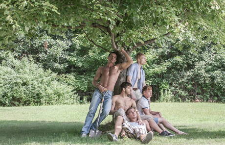 Sexy homo Nick Capra houdt een heet boerenfeestje met zijn vrienden