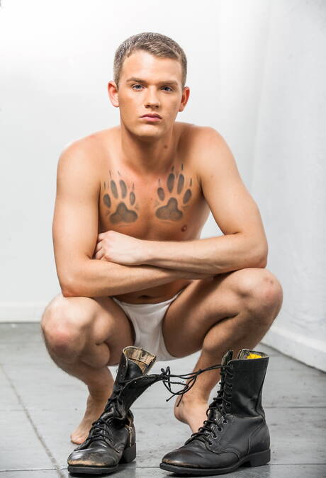 漂亮的美國男孩 Rob Yaeger 和帥哥 Brandon Wilde 展示了完美的身材