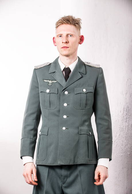 Pretty american boys twink Rob Yaeger and hunk Brandon Wilde shows a perfect body