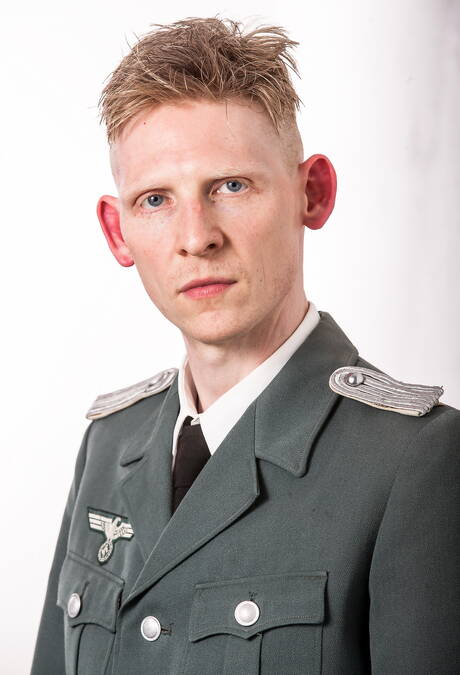 Pretty american boys twink Rob Yaeger and hunk Brandon Wilde shows a perfect body