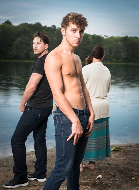 I famosi americani, il duro Roman Todd e il super stallone Calvin Banks posano nudi sulla spiaggia
