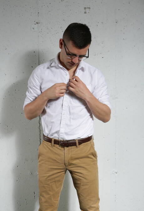 Two american boys beefcake Josh Stone and well-built Myles Landon get naked and showing hot ass