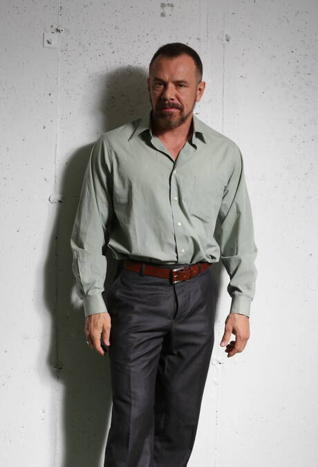 O super garanhão americano Ian Levine e o musculoso Max Sargent se masturbando