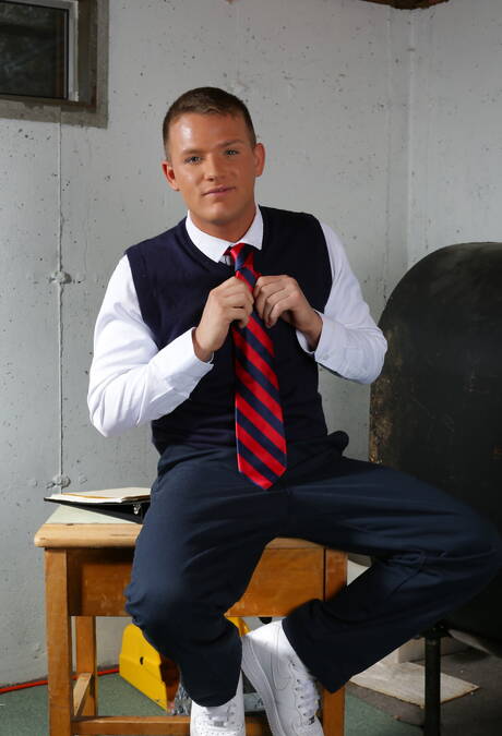 Der amerikanische Kraftprotz Brandon Wilde und der russische harte Kerl Vadim Black necken Schwänze