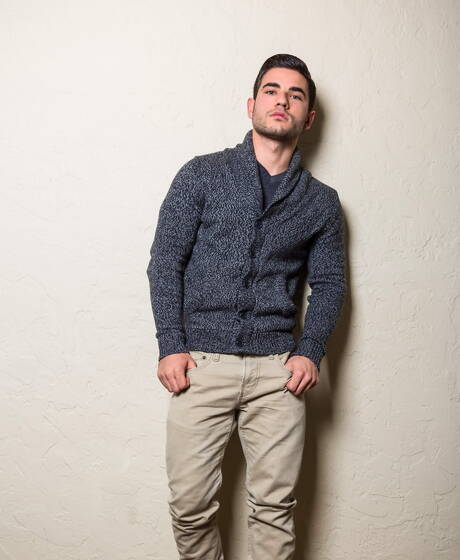 Icon Male: Russian beefy Vadim Black shows a perfect body