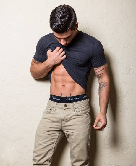 Russian beefy Vadim Black shows a perfect body