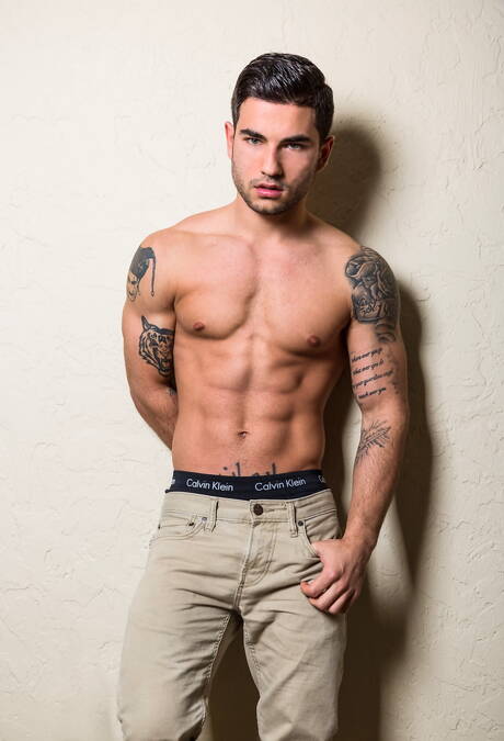 Russian beefy Vadim Black shows a perfect body