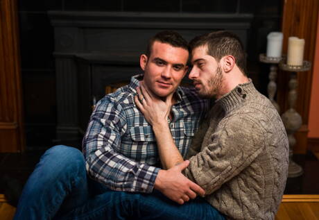 Icon Male: American pornstars otter Ty Roderick and tough guy Killian James in dick sucking scene