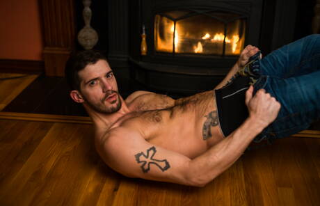 Wydra amerykańska Ty Roderick masturbuje się