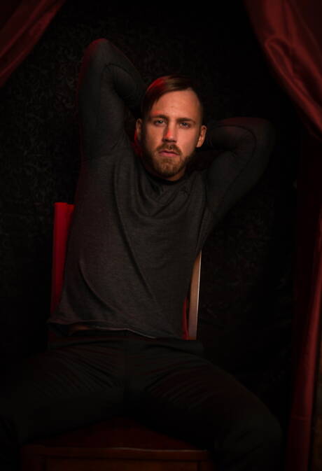 German husky guy Alexander Gustavo and dutch superstud Logan Moore posing nude