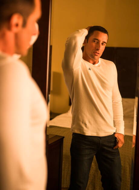 Hete Amerikaanse kerels, hengst Killian James en gespierde Nick Capra laten een sterk lichaam zien