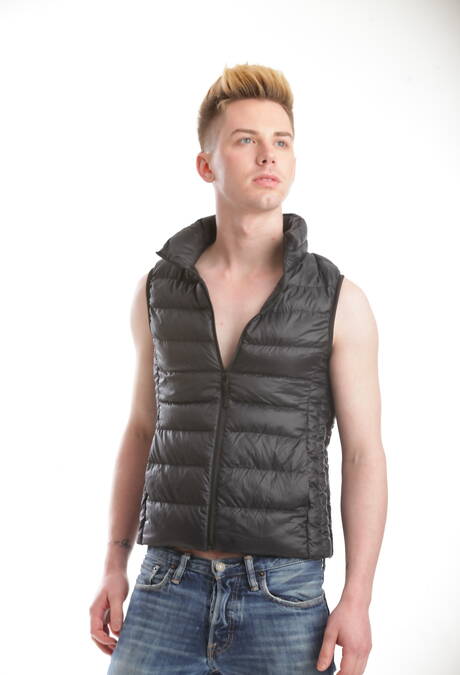 Icon Male: Hot american dudes young dude Kyler Ash and otter Ty Roderick teasing dick