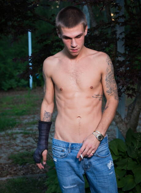 Nice american boys beefcake Rodney Steele and hot twink Trent Ferris having a pleasure outside