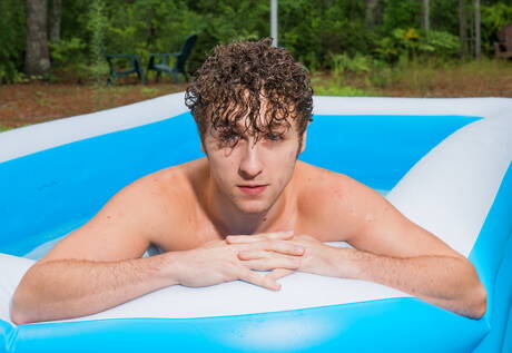 American hunk Calvin Banks masturbating outdoor