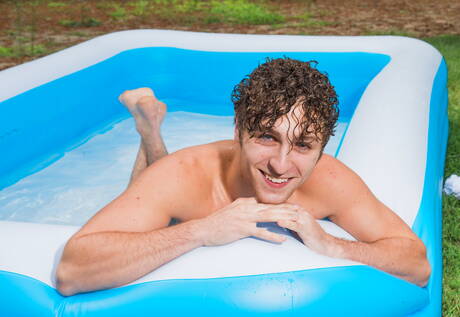 American hunk Calvin Banks masturbating outdoor