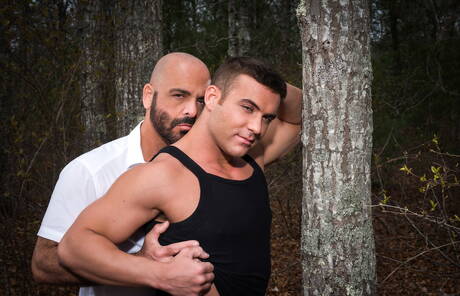 American stars hairy stud Adam Russo and beefy Killian James shows a sturdy body outside