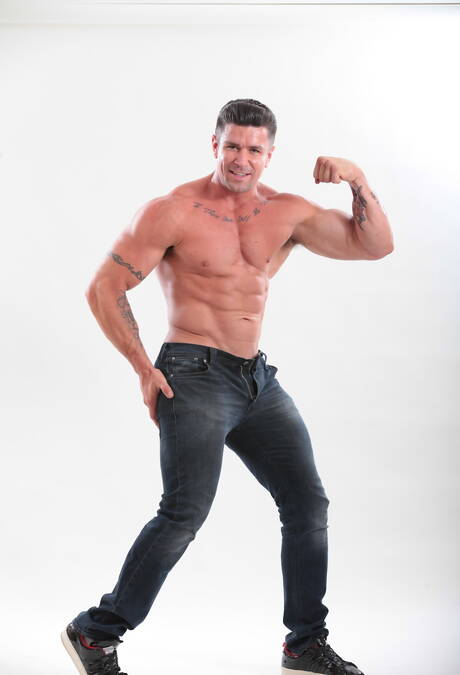 American stars beautiful boy Ludo Sander and strongman Trenton Ducati undressing and showing ass