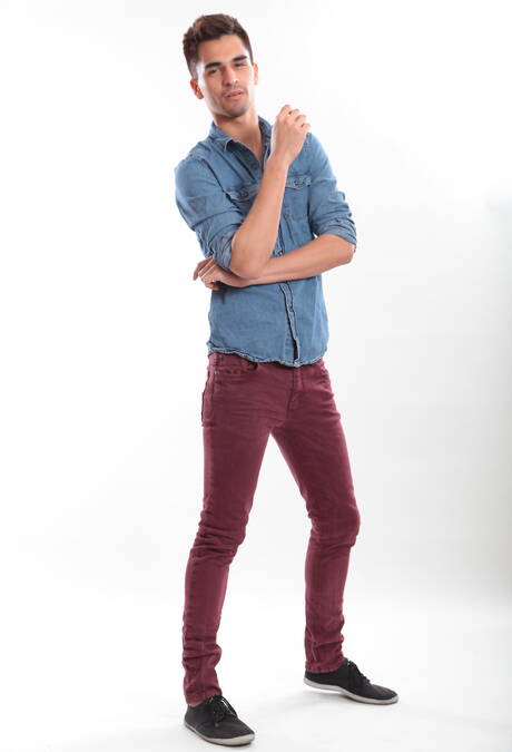 Nice american boys hunky guy Billy Santoro and pretty boy Ludo Sander undressing and showing ass