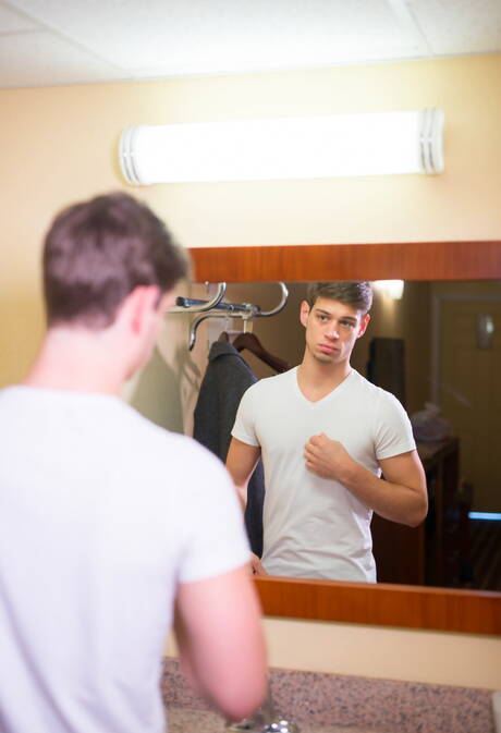 Sexy americans, muscular Calvin Banks and hunk Michael Delray get naked and showing tight butt in bathroom