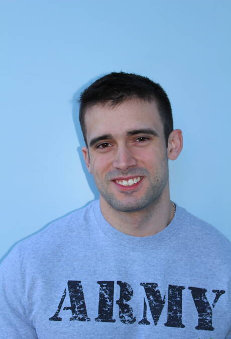 Amerikaanse gespierde Mathias heeft plezier buiten