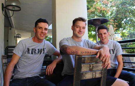 Sexy Michael Stax, Jacob Stax und Jaxon D lieben sich draußen