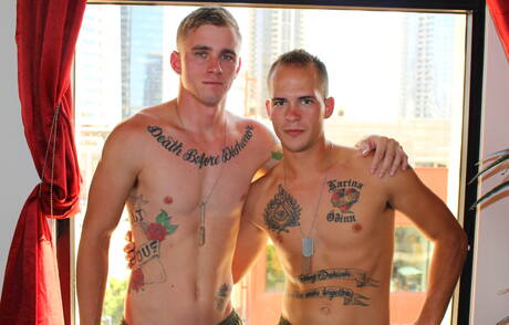 Niegrzeczni kumple Ryan Jordan, Richard Buldger i Max V w twardym seksie 3-seks na świeżym powietrzu