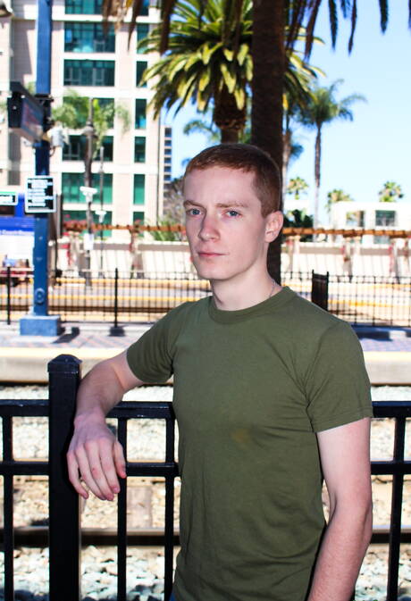 Pretty boy Rex Dixon jack off his dick outside