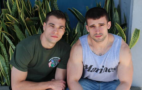 Gorący amerykańscy faceci, twardziel Princeton Price i twardziel Mathias w gorącej akcji ruchania tyłków na zewnątrz