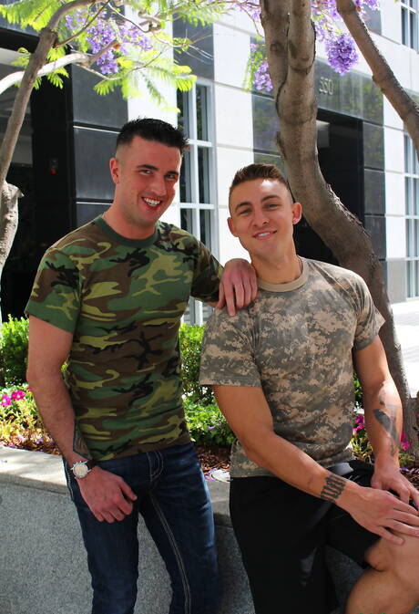 American husky guy Ripley Grey and hot twink Jay Ice in hot ass fuck action outside