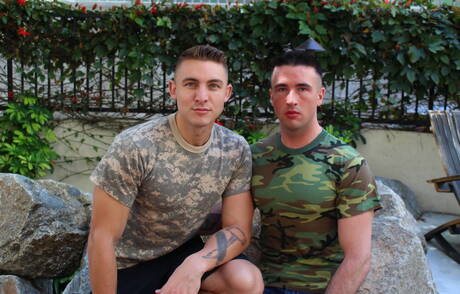 American husky guy Ripley Grey and hot twink Jay Ice in hot ass fuck action outside