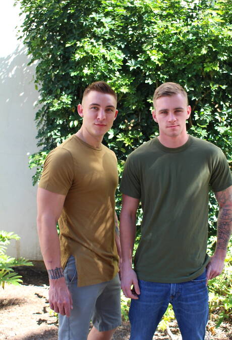 Deux garçons américains, le jeune Ryan Jordan et l