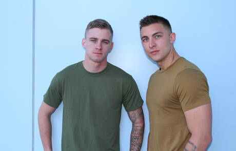 Deux garçons américains, le jeune Ryan Jordan et l