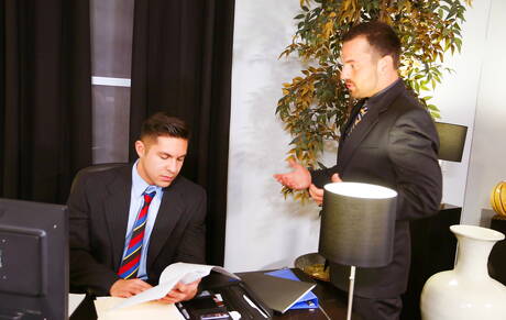 American pornstars stud Jake Morgan and bodybuilder Seth Santoro have a good sex